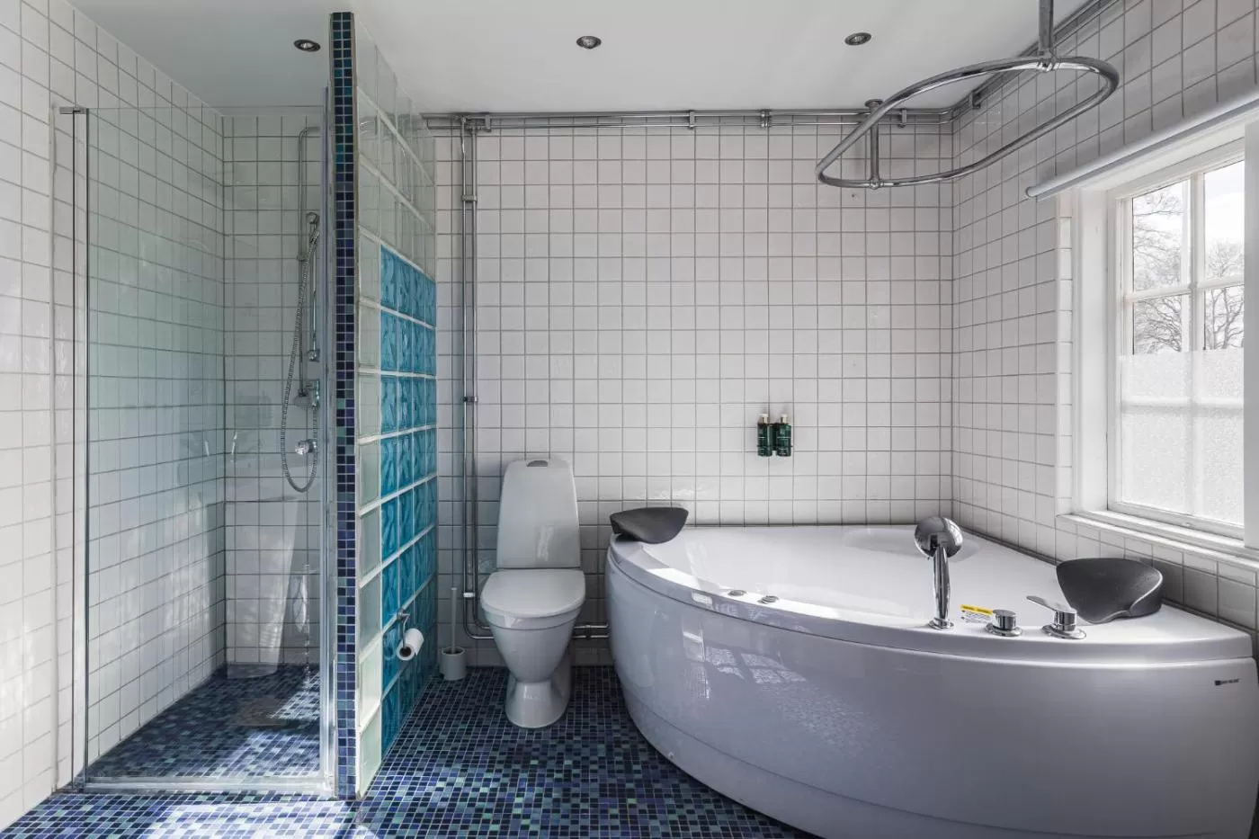 Dubbelrum med bubbelbadkar Söderfors Herrgård Uppsala län